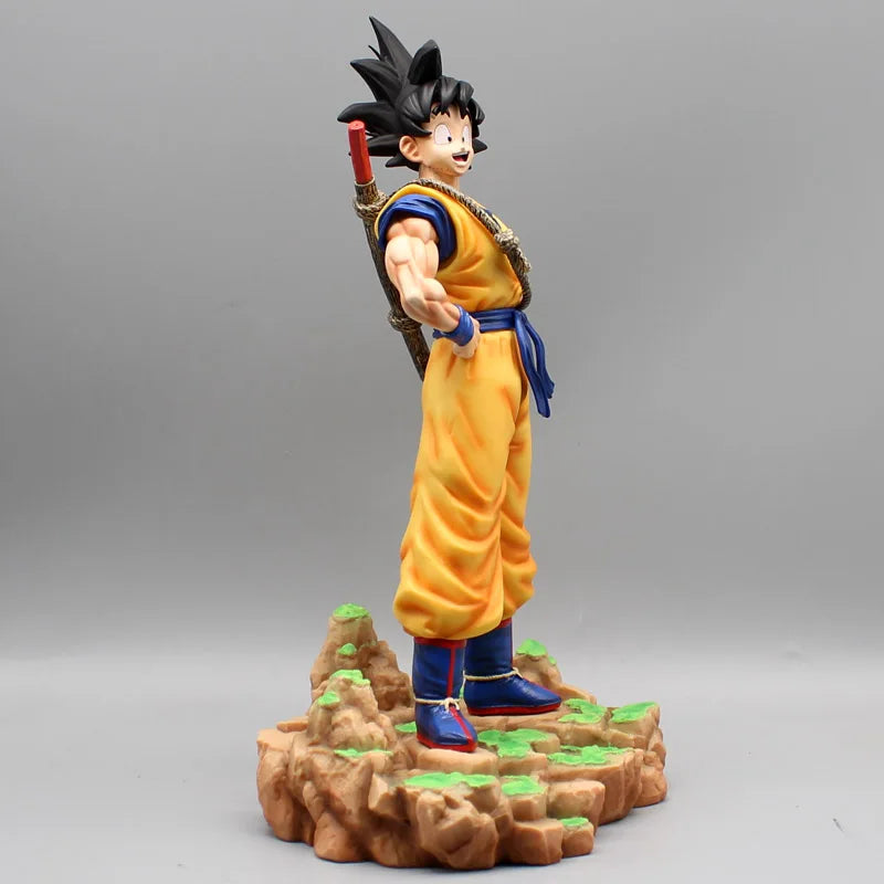 Classic Son Goku Figure - A Timeless Dragon Ball Collectible